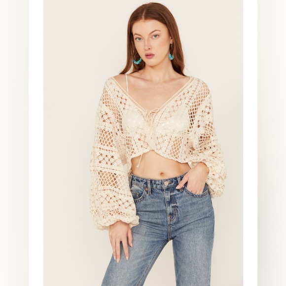Free People / Jen’s Pirate Booty Crochet Madrigal Cropped Blouse - Picture 3 of 7